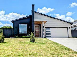 2871 E Overton Rd, Dallas, TX 75216