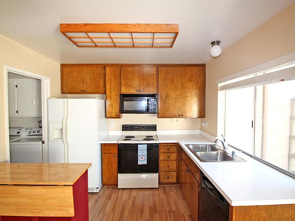 2nd image of 489 Serento Cir