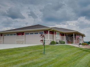 712 E Reinel St, Jefferson, WI 53549