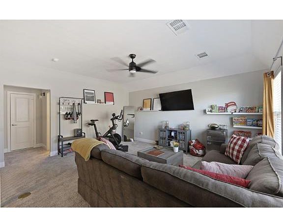 4th image of 2901 Clearwater Dr