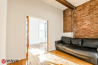 Rented by Wave Real Estate Group