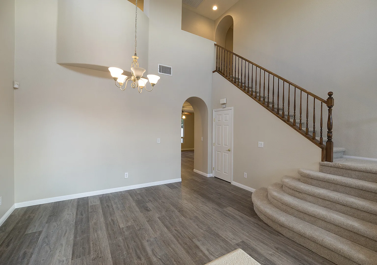 Summerlin Gated Community In The Paseos - 4 Bedrooms + Small Loft + Den/Office — Photo 4