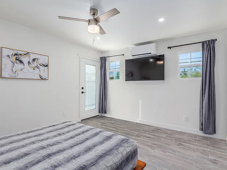 2238 E Grant Rd #2 — Photo 16