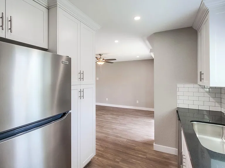 The Irving — Photo 22