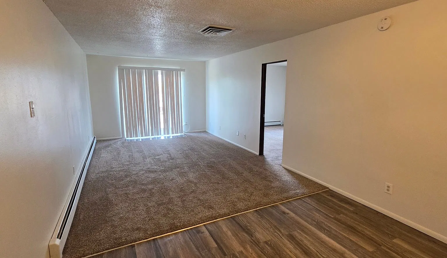 N 21st St 1300 - Chateau — Photo 4
