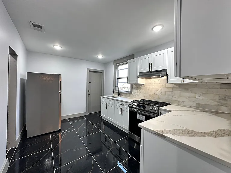 126 Wegman Pkwy #3E — Photo 1