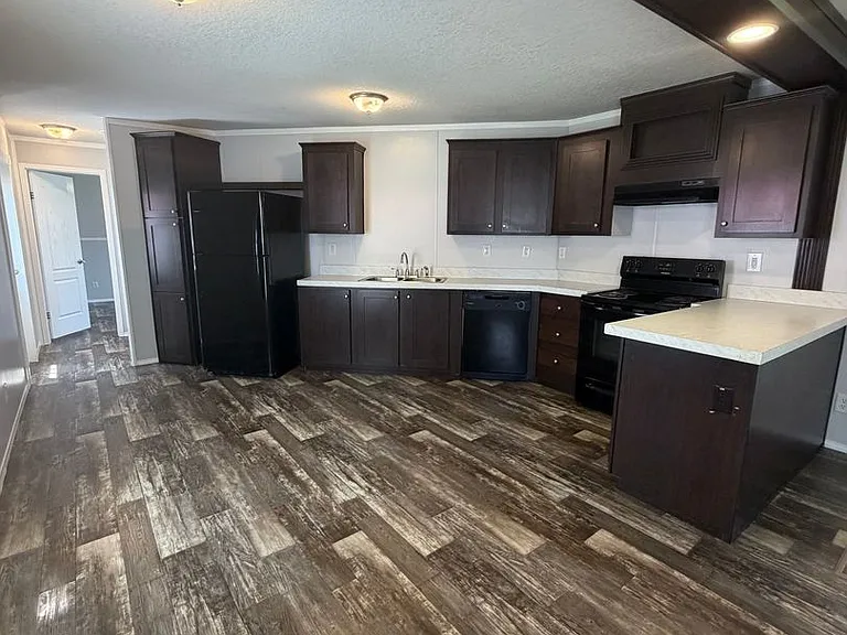 1105 S Rogers St — Photo 12