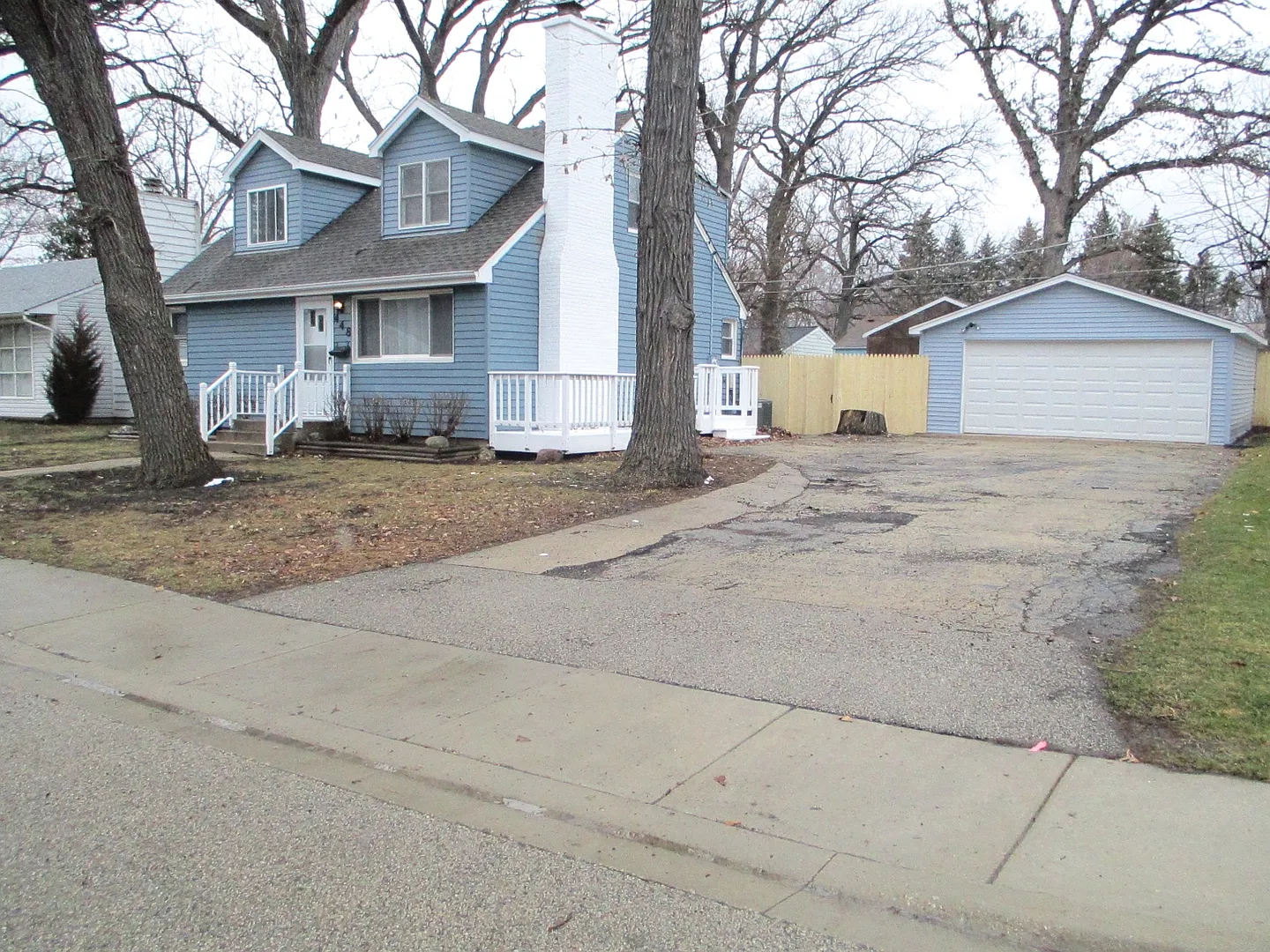 4 bed, 2000 sqft, $2,895 — Photo 1