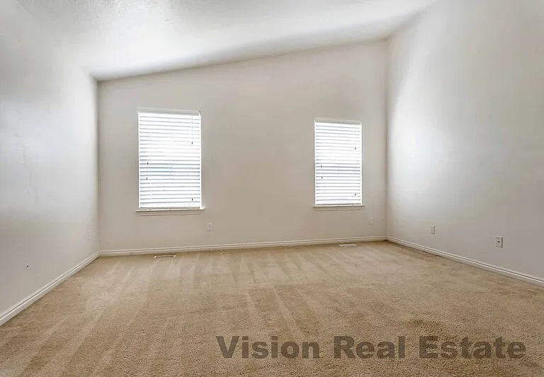 1484 E 1190 S — Photo 3