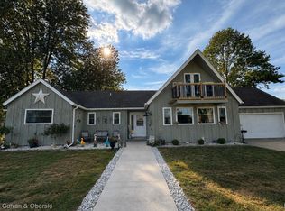 34340 Huron River Dr, New Boston, MI 48164