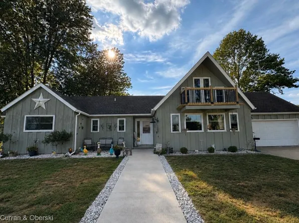 34340 Huron River Dr, New Boston, MI 48164