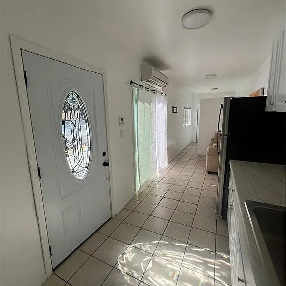 8561 Orion — Photo 1