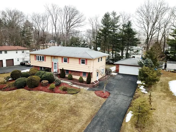 8 Ellen St, New City, NY 10956