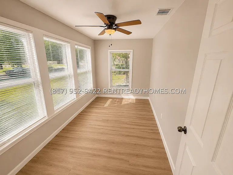 8105 Bonner Dr — Photo 7