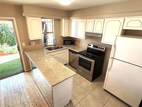 4th image of 6348 N 7TH Avenue #11