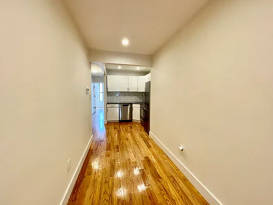 Rented by Bond New York | media 6