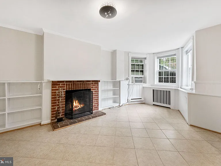 1530 34th St NW — Photo 5