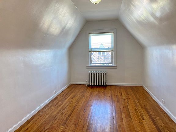 3rd image of 16652 25th Ave Floor 2