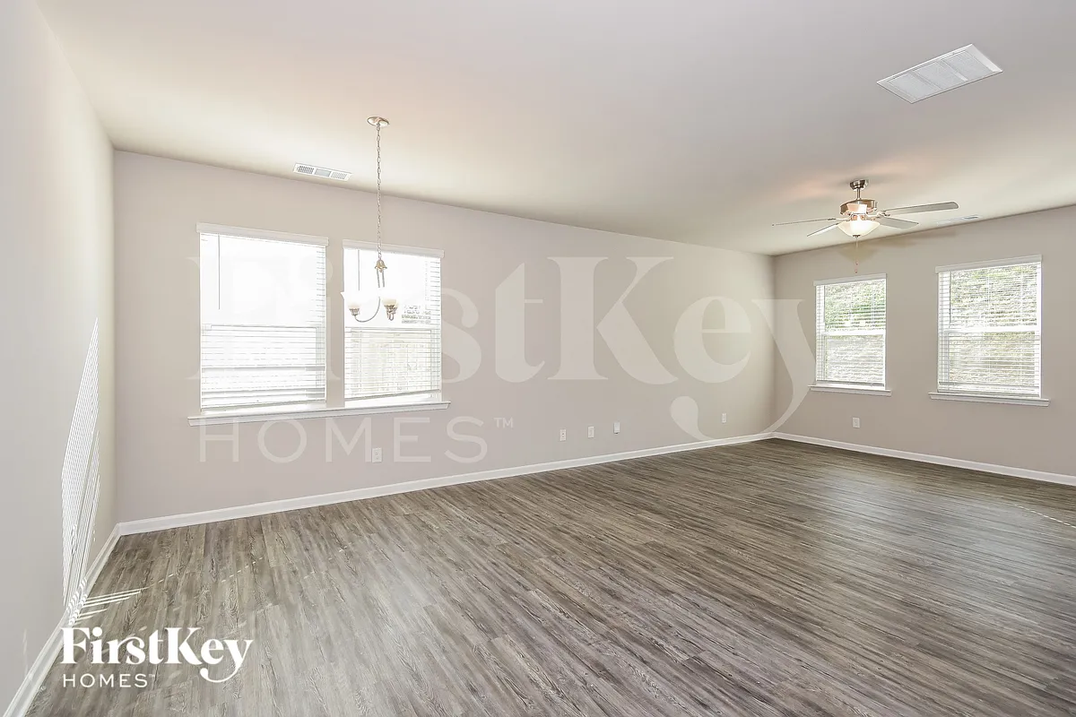 Building Photo - 4954 Hillstone Dr
