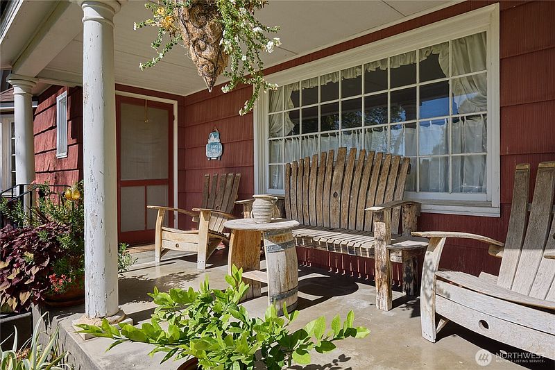 3rd image of 1010 /1012 Highland Road