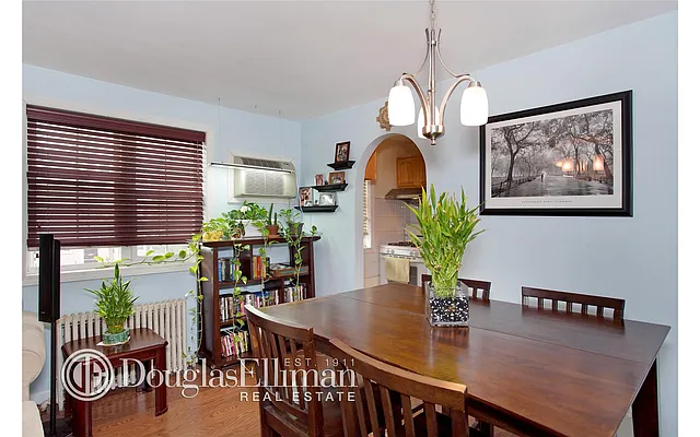 Sold by Douglas Elliman | media 21