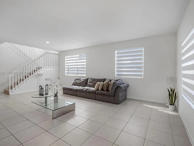 21189 SW 127th Ct — Photo 4