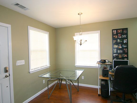 3rd image of 622 West Dr