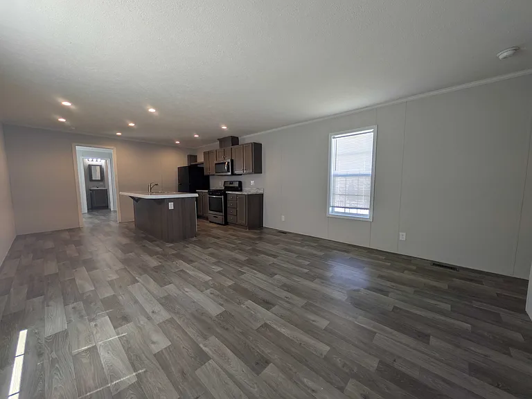 38000 Le Chateau Blvd #147 — Photo 7