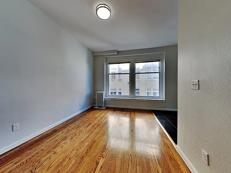 50 Golden Gate Ave. — Photo 33