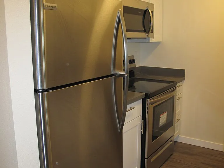 Daniels Apartments — Photo 8