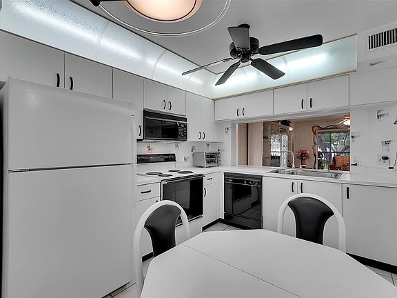 4th image of 10368 NW 24th Place #204