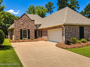 707 Versailles Dr, Ridgeland, MS 39157