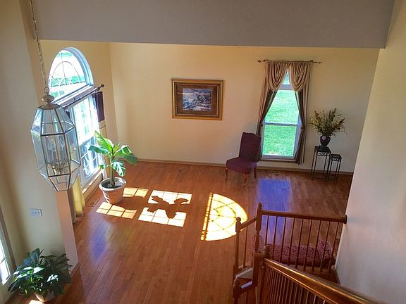 3rd image of 16540 Coventry Ln