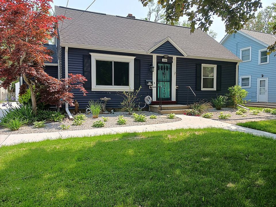 1st image of 1104 Roseland Ave