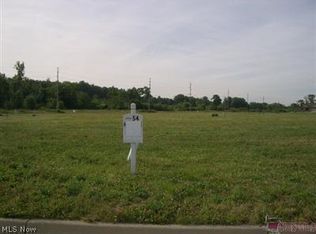 Doeskin St NE, Canton, OH 44704