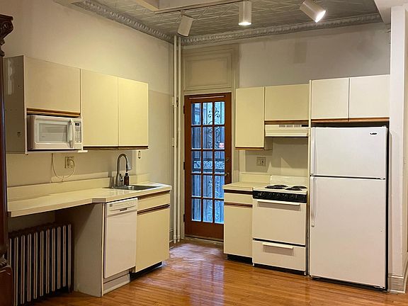 3rd image of 916 N 29th St #1