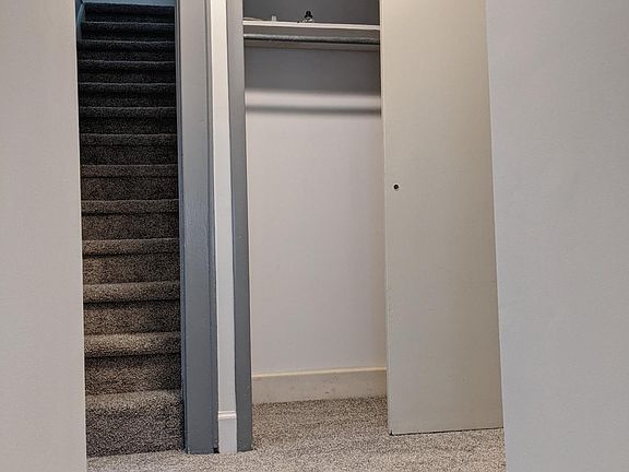 5th image of 9 Newell Pl Floor 2