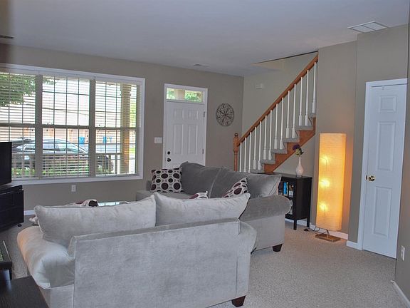 3rd image of 8824 Saint James Pl