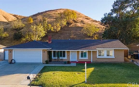 3rd image of 1629 Grossmont Dr
