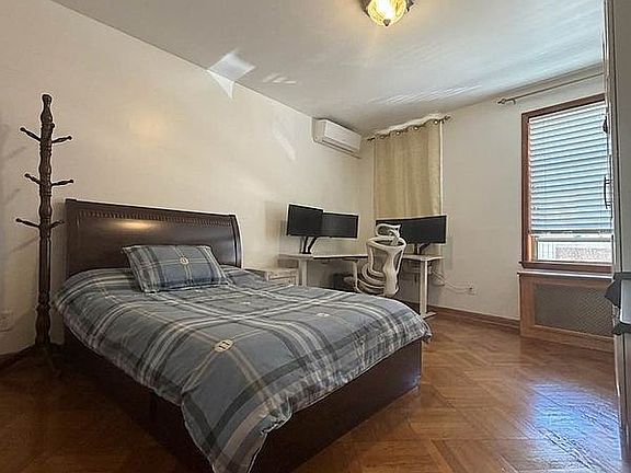 4th image of 633 71st St