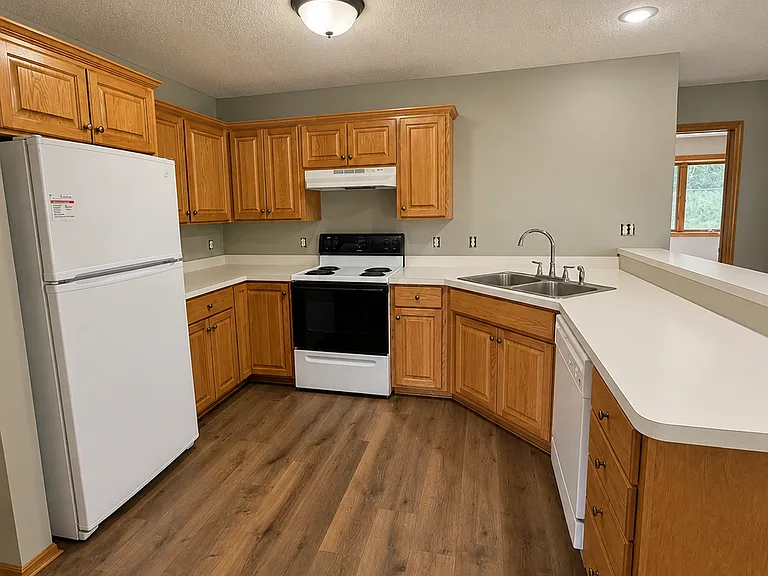 1228 Balsam Ct — Photo 4