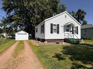 704 S Palmetto Ave, Marshfield, WI 54449
