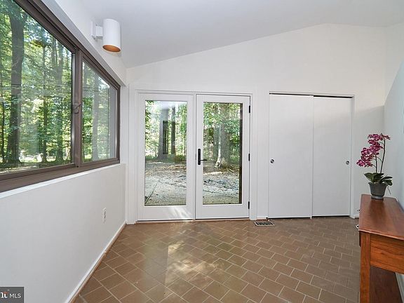 3rd image of 10226 Forest Lake Dr