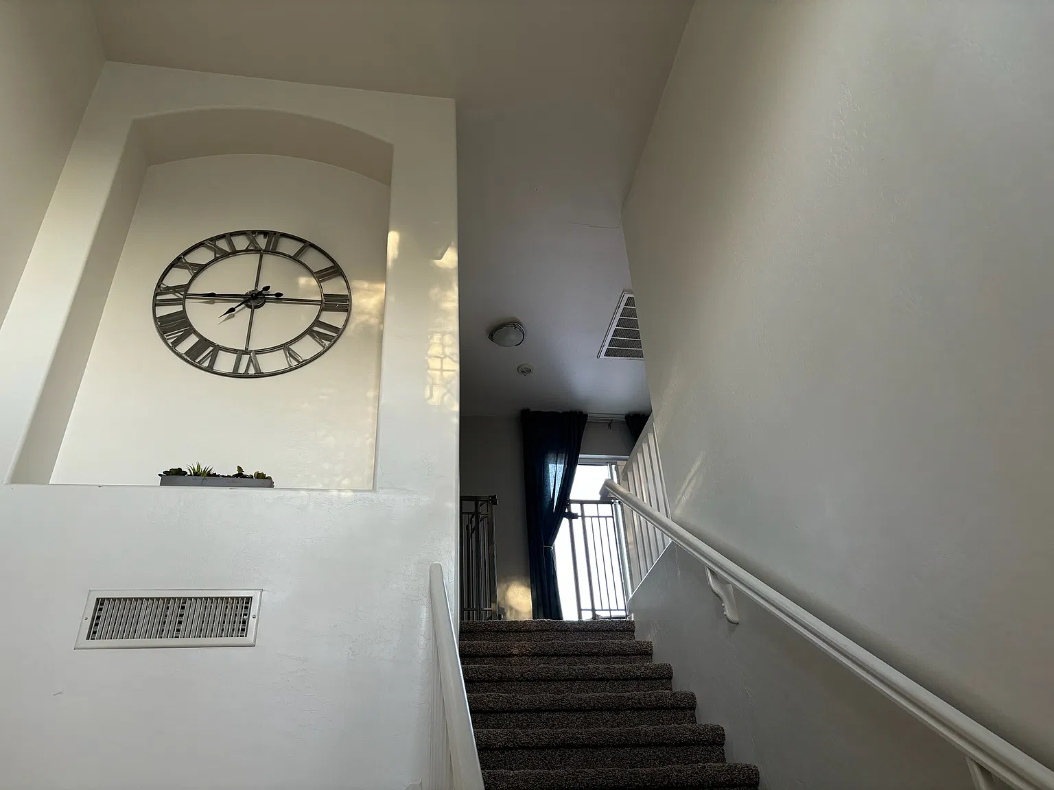 3 bed, 2.5 bath, 2091 sqft, $1,900 — Photo 4