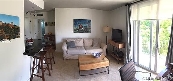 4th image of 915 Jefferson Ave APT 4A