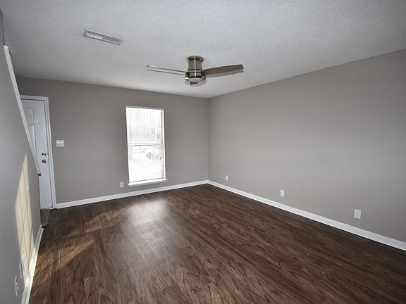 2nd image of 480 Martha Ln