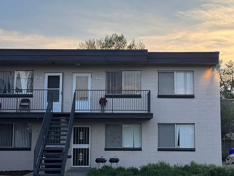 Highland Square Apartments — Photo 2