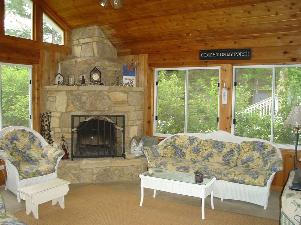 2nd image of 367 Cumnor Ave
