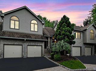 725 Holly Ct, Norwood, NJ 07648