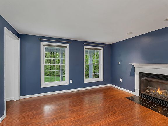 3rd image of 441 Ponemah Hill Road
